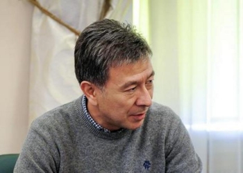 Пешком сбежавшего в Таджикистан киргизского депутата заочно приговорили к 13 годам