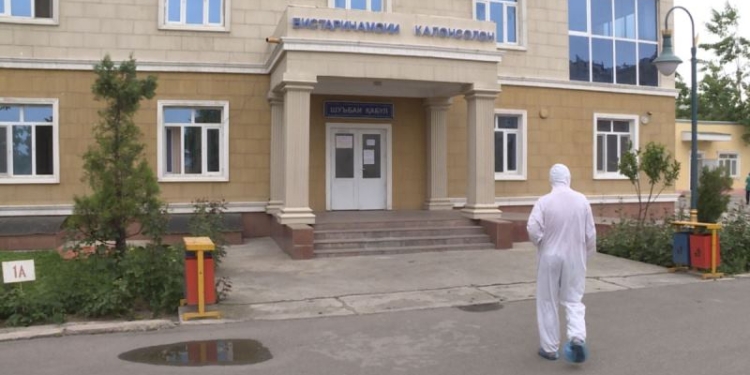 В Таджикистане большинство учреждений здравоохранения вернутся к обычному режиму работы