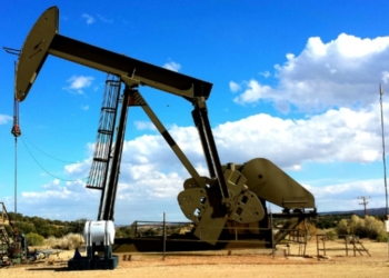 Цены на нефть впервые с марта поднялись выше $43 за баррель