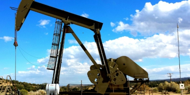 Цены на нефть впервые с марта поднялись выше $43 за баррель