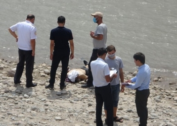 Спасатели извлекли тела двух утонувших из реки Варзоб и водоема в районе Рудаки