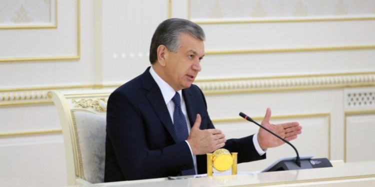 Президент Узбекистана поручил пересмотреть действующие процедуры тест-анализа на коронавирус