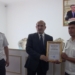 В Нуреке наградили милиционера, спасшего тонущую девочку
