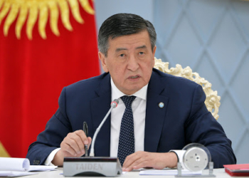Сооронбай Жээнбеков призвал кыргызстанцев к единству в борьбе против коронавируса