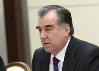 Эмомали Рахмон выразил соболезнования президенту Ливана в связи со взрывом в Бейруте