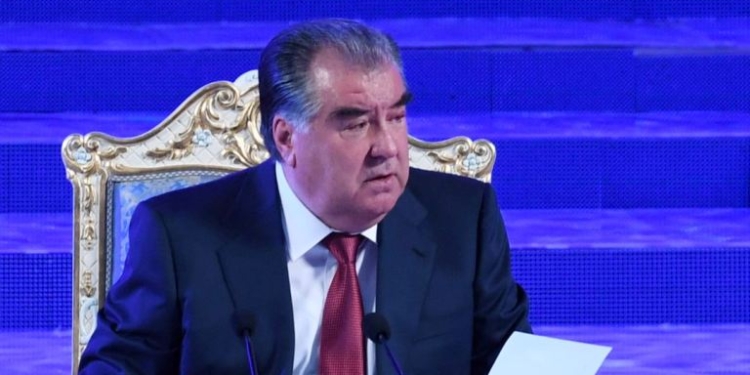 Президент произвел кадровые изменения в органах прокуратуры и судов и поручил очистить их от случайных людей