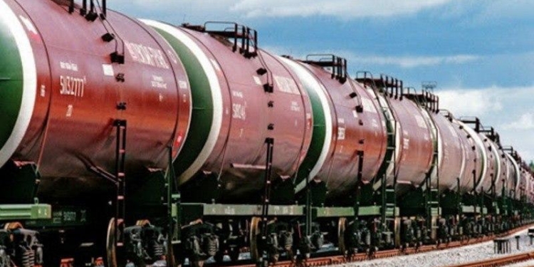 Импорт нефтепродуктов, муки и пшеницы составил 18% от общей суммы импорта Таджикистана