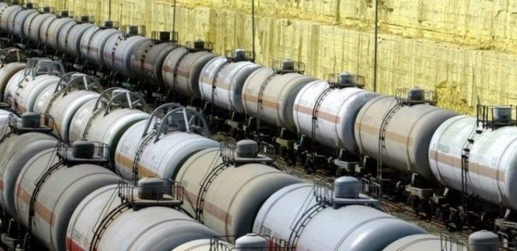 Нефтепродукты составили около 18% от общей суммы импорта Таджикистана
