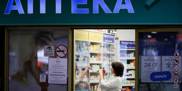 В российских аптеках появится препарат против коронавируса