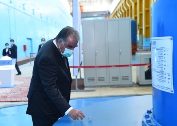 Президент сдал в эксплуатацию два модернизированных агрегата Сарбандской ГЭС .Фото: пресс-служба главы государства