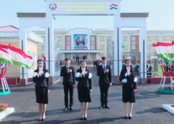 На севере Таджикистана открылась школа, построенная Узбекистаном (видео)