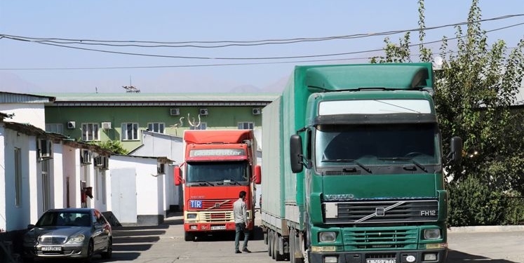 АБР доставил в Таджикистан 12 тонн средств индивидуальной защиты от COVID-19