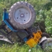 В Дангаре трактор опрокинулся в овраг. Водитель погиб на месте происшествия