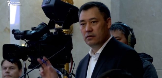 Премьер-министр Кыргызстана Садыр Жапаров объявил себя и.о. президента