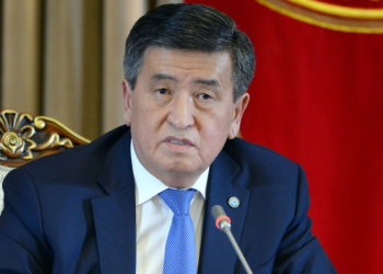Жээнбеков отправил в отставку премьер-министра и правительство Кыргызстана