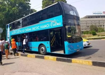 В Душанбе начали курсировать двухъярусные автобусы