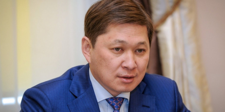 Экс-премьер-министр Кыргызстана Сапар Исаков попросил убежище во Франции
