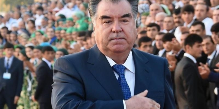 Эмомали Рахмон получает поздравления глав государств и правительств по случаю своего Дня рождения