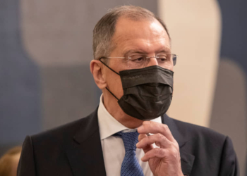 Глава МИД РФ самоизолировался после контакта с зараженным COVID
