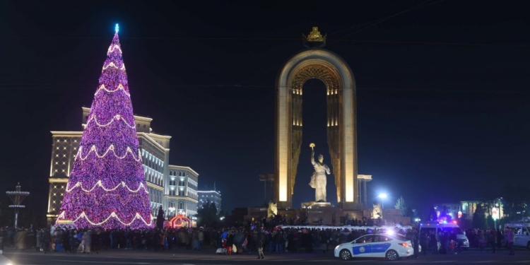 Новогодней елки в Душанбе в этом году не будет