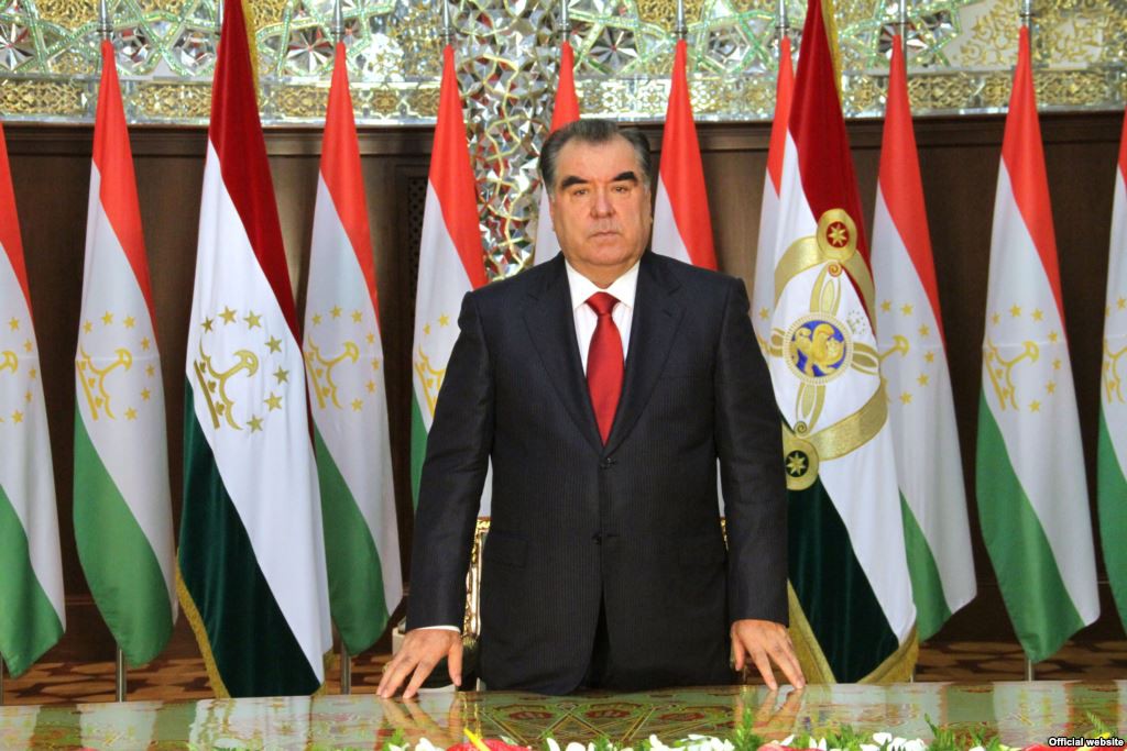 Таджикский поздравляю. Эмомали Рахмон. Эмомали Рахмон флаг Таджикистана. Эмомали Рахмон 1997.
