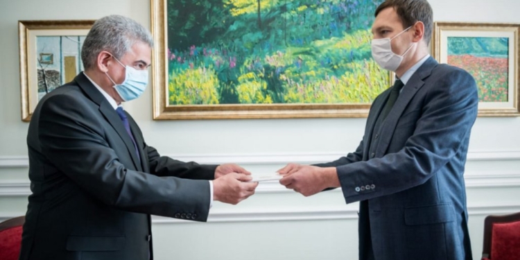 Посол Таджикистана посетил МИД Украины