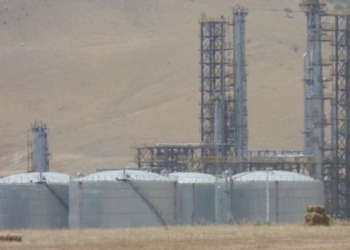 Вице-премьер пообещал нефтезаводу в Дангаре содействие в завозе сырья