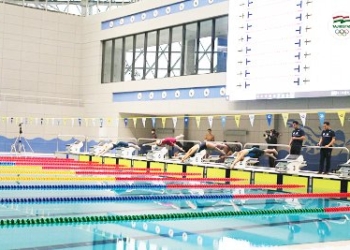 В Душанбе прошел открытый чемпионат Таджикистана по плаванию