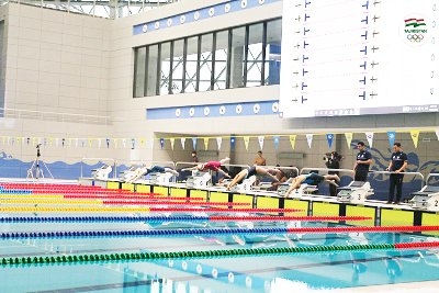 В Душанбе прошел открытый чемпионат Таджикистана по плаванию