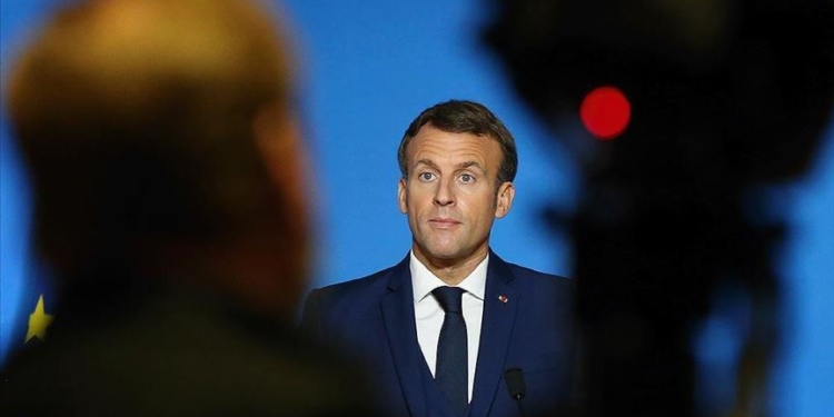 Президент Франции заразился коронавирусом