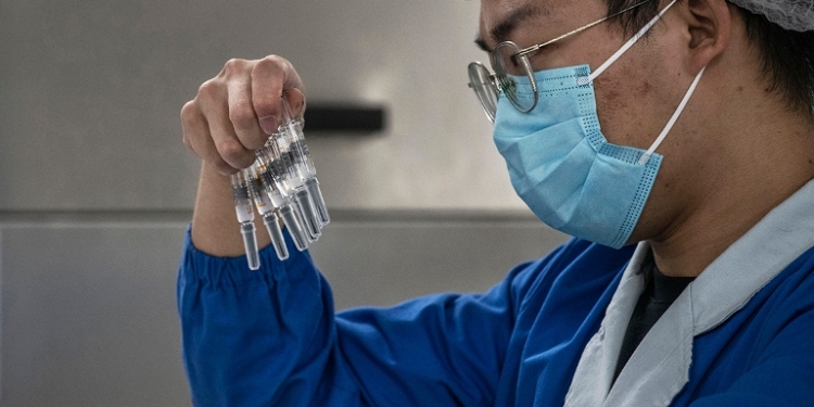Китай соблюдает свои обязательства по вакцине от COVID-19