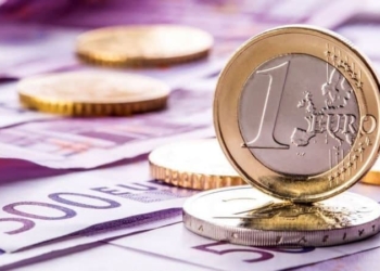 Курс Сомони к Евро снизился, а к Доллару остается неизменным