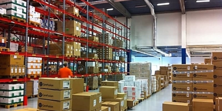 В Таджикистане оборот оптовой и розничной торговли снизился на 7,3%