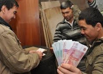 Сумма денежных переводов трудовых мигрантов превысила размер  дефицита внешнеторгового баланса страны