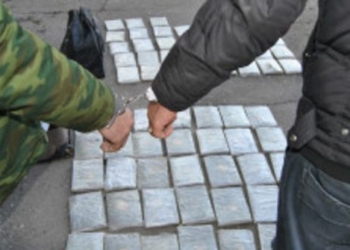 На юге Таджикистана задержан офицер погранвойск с крупной партией наркотиков