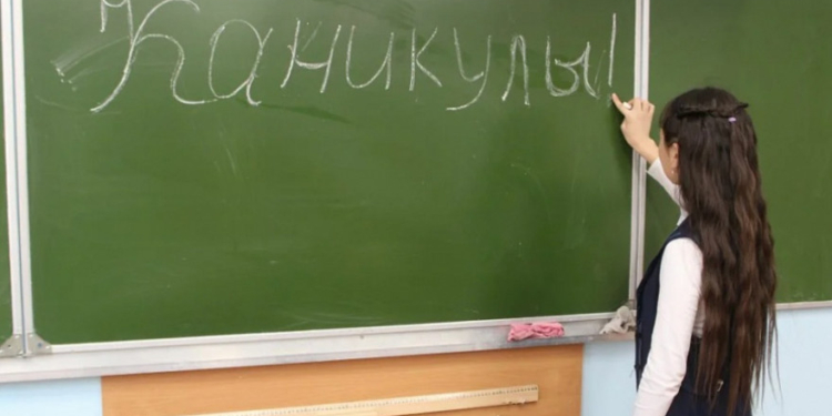 Школьники Таджикистана уйдут на зимние каникулы 1 января