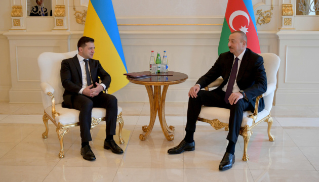Зеленский пригласил президента Азербайджана в Украину