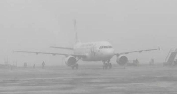 Три самолета были вынуждены сесть в Худжанде из-за густого тумана в Душанбе