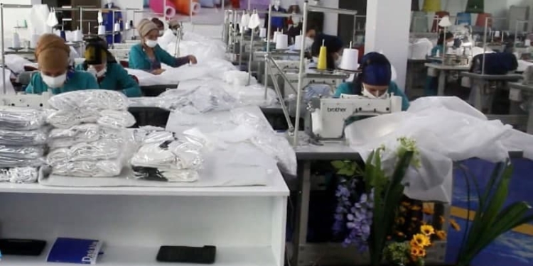 В Таджикистане произведено свыше 9,2 млн. медицинских масок