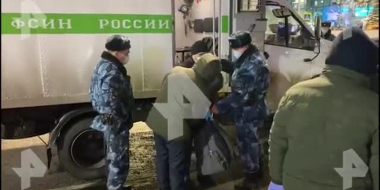 Четверо граждан Таджикистана экстрадированы из Москвы в Душанбе