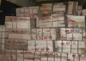 На территории Кыргызстана задержан автомобиль с таджикскими номерами, загруженный мандаринами