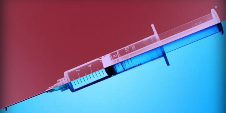 Индия планирует поставки 20 миллионов доз вакцины соседям