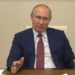 Путин поручил начать массовую вакцинацию россиян от коронавируса