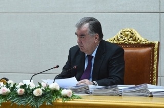 Эмомали Рахмон освободил от должности судью в связи с его смертью