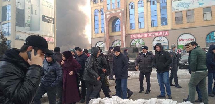 По факту пожара на рынке «Султони Кабир» возбуждено уголовное дело