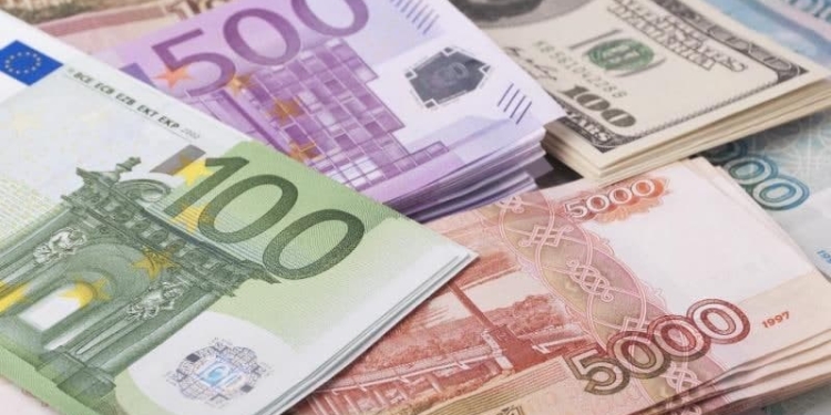 Курс Доллара к Сомони остается неизменным, курсы Рубля и Евро повысились