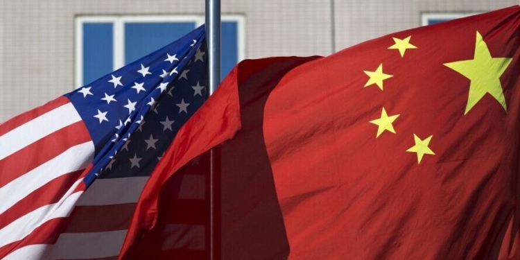 Китай ввел санкции в отношении 28 граждан США
