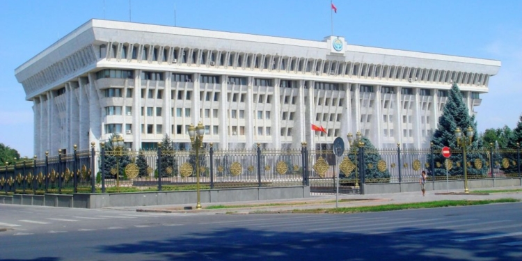 Правительство Кыргызстана ушло в отставку