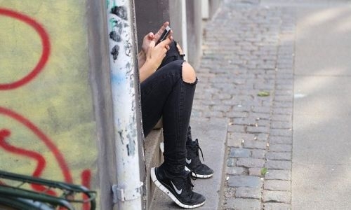 Жительница Исфары вымогала деньги у мужчины, грозясь опорочить его