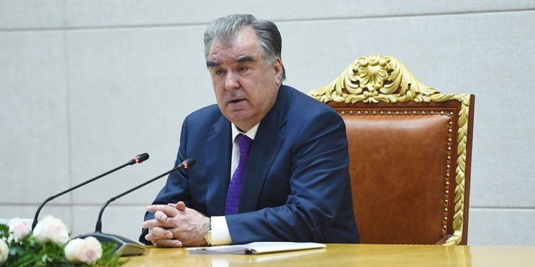 Президент произвел кадровые назначения в руководстве Минпромтехнологий и Комархитектуры